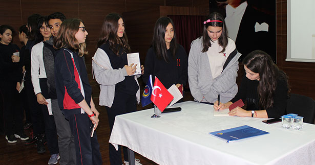Yazar Güzelce TED öğrencileriyle buluştu