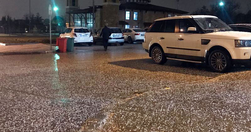 GÜNÜ YAĞIŞLI GEÇİREN DENİZLİ DOLUYU DA GÖRDÜ