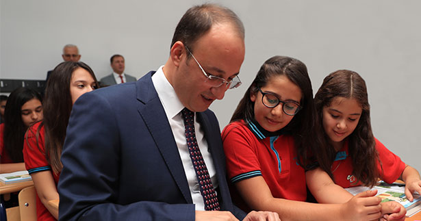 Örki’den gençlere “Kitap okuyun” tavsiyesi