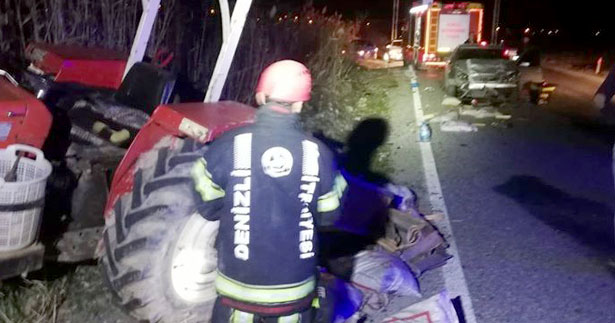 Sarayköy’de otomobil ile traktör çarpıştı