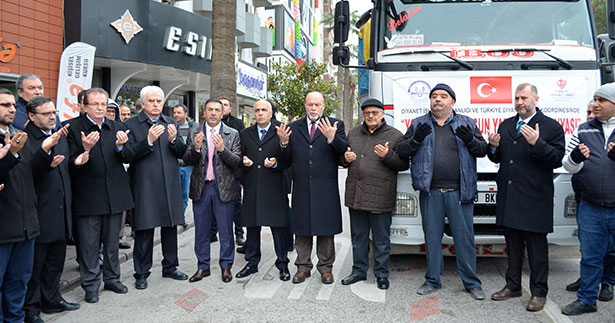 Denizli’den İdlib’e 7 TIR’lık yardım