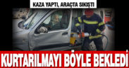 Sarayköy’de kaza yapan sürücü, korku dolu gözlerle kurtarılmayı bekledi.