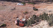 Traktör dereye yuvarlandı, sürücü yaralandı