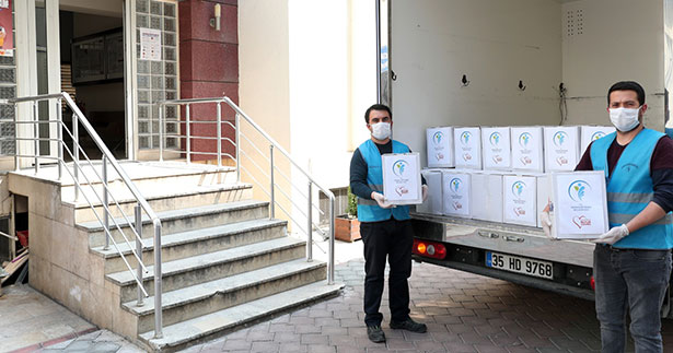 Merkezefendi’den 65 yaş üstüne gıda kolisi