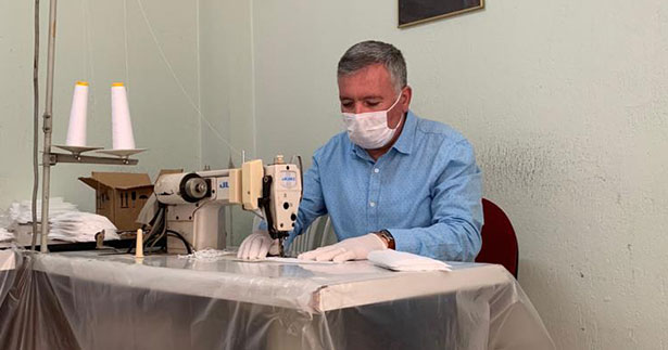 Honaz Belediyesi maske üretiyor