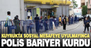 Kuyrukta sosyal mesafe dikkate alınmayınca demir bariyer kuruldu