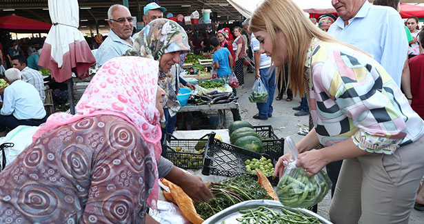 Merkezefendi’den pazar esnafına destek