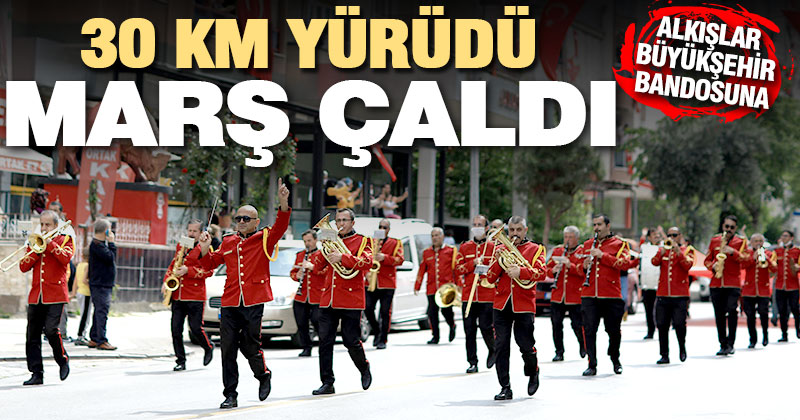 Alkışlar Denizli Büyükşehir Belediyesi bandosuna