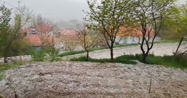 Çameli’de dolu etkili oldu