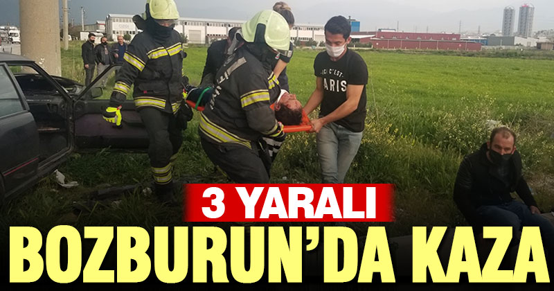 Bozburun’da iki otomobil çarpıştı, 3 yaralı var