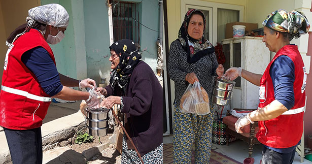 Kızılay’dan ihtiyaç sahiplerine sıcak yemek