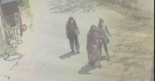 Maskeli kadın hırsızlar yakalandı