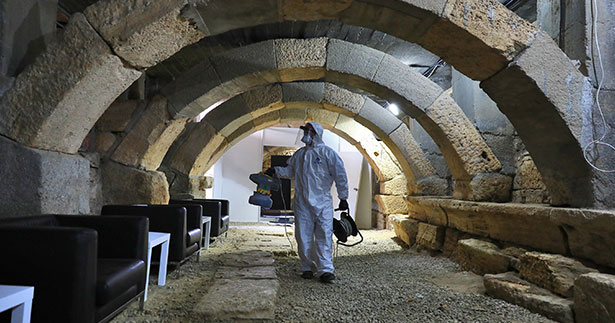 Büyükşehir dezenfekte ekipleri her yerde