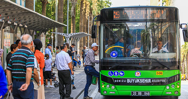 Büyükşehir’den sağlıkçılara ulaşım desteği sürecek
