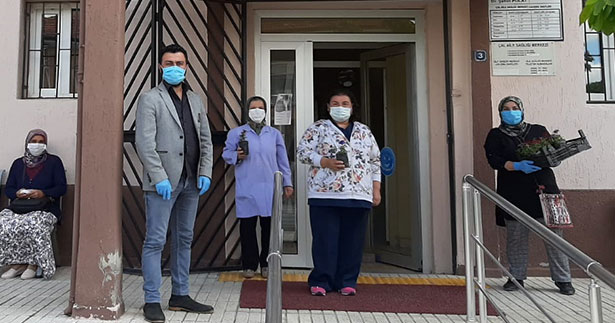 Çal’da erken Anneler Günü kutlaması