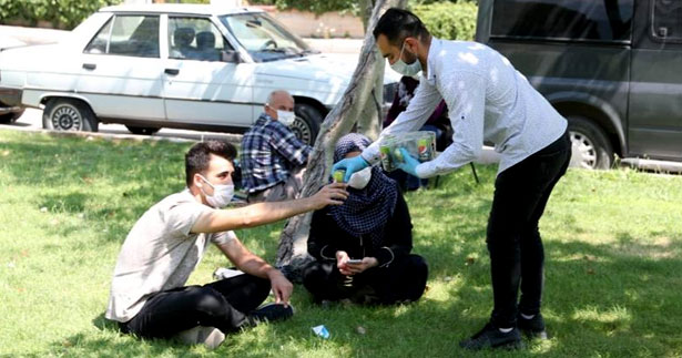 Merkezefendi’de heyecanlı velilere ikram