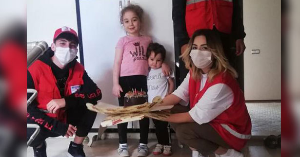 Genç Kızılay yüzleri güldürdü