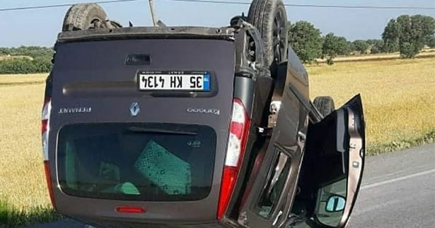 Çivril’de hafif ticari araç devrildi: 5 yaralı