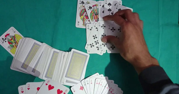 Kafede iskambil oyununa büyük ceza