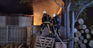 Kereste atölyesinden alevler yükseldi