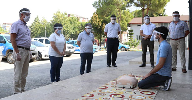 Pamukkale Belediyesi personeline ilkyardım eğitimi