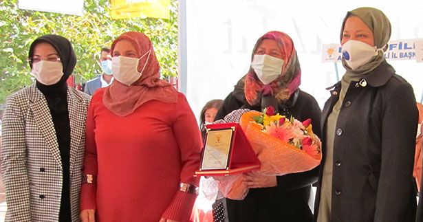 AK Parti Kale’de kadın kolları seçimi