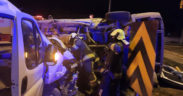 Ambulans ile minibüs çarpıştı: 14 yaralı