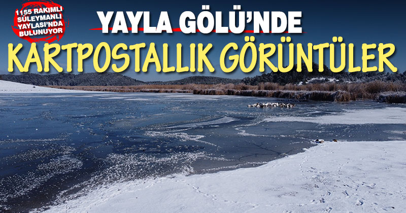Buldan’da kar ve buzla kaplanan Yayla Gölü’nde kartpostallık görüntüler