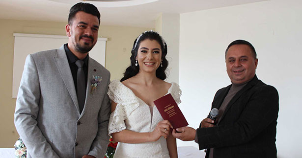 Üniversite okumak için geldi, gelin oldu