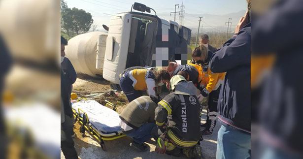 Devrilen beton mikserinin sürücüsü yaralandı