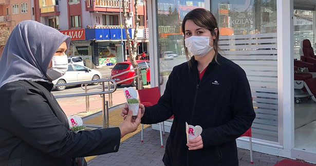 Kızılay, 8 Mart’ta kadınları yalnız bırakmadı