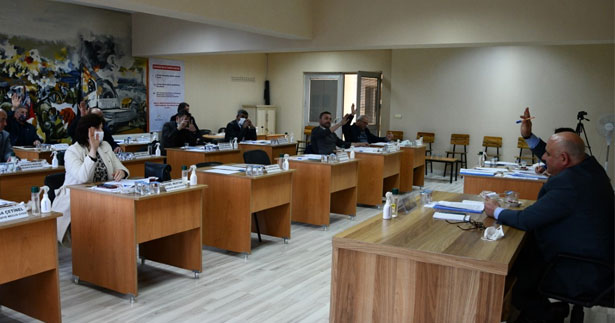 Buldan Belediye Meclisi’nde şehitler için dua edildi