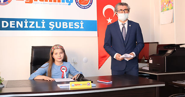 Eğitim-İş’te başkanlık koltuğu küçük Öykü’nün