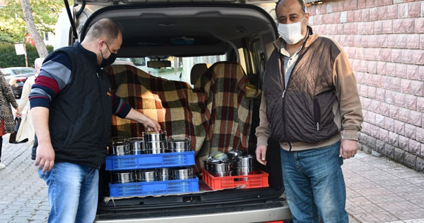 Buldan’da İftarlık yemekler evlere ulaştırılıyor