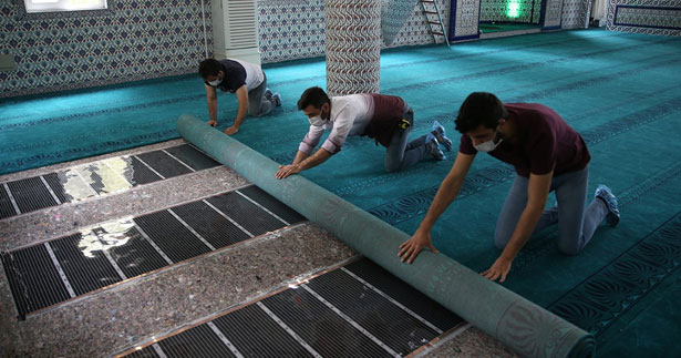 Merkezefendi’de camiler temizlendi