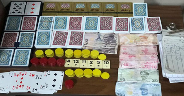 Kumar oynarken yakalanan 25 kişiye ceza