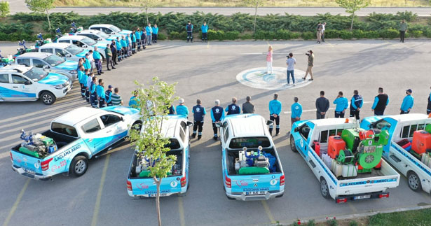 Merkezefendi’de ilaçlama çalışmaları sürüyor