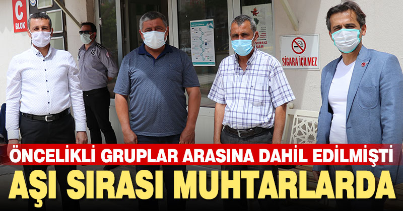 Denizli’de muhtarlara Kovid-19 aşısı yapılmaya başlandı
