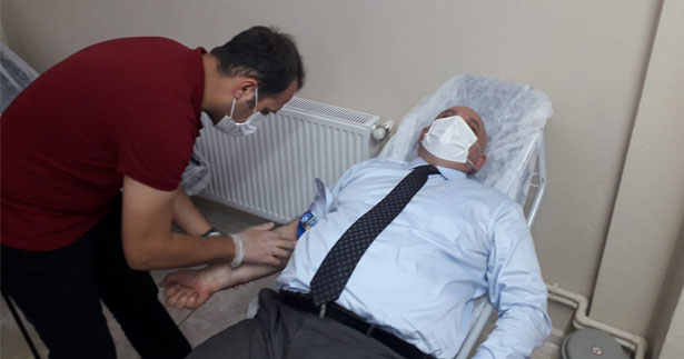 Başkan Şevik, Kızılay’a kan bağışında bulundu
