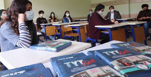 Tavas’ta YKS adaylarına hazırlık kitabı