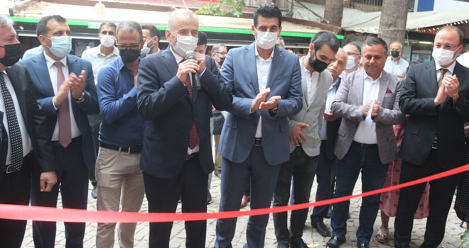 Yenilenen Taç Ev hizmete girdi