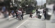 Motokurye yayaya çarptı: 2 yaralı