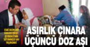 Bakan Zeybekci’nin sütannesi 109 yaşındaki Fatma Kozalı üçüncü doz aşı oldu