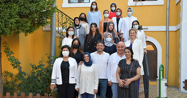 AK Partili kadınlar Buldan’a hayran kaldı
