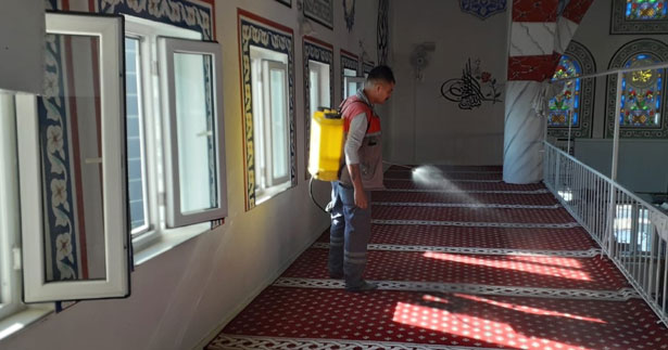 Buldan’da, camiler dezenfekte edildi