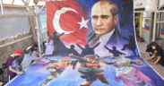 Gençlerden dev Atatürk resmi