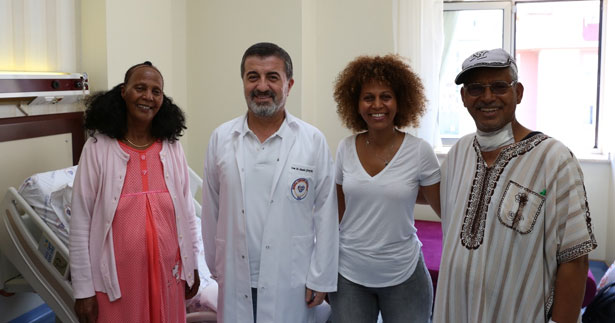 Afrikalı aile şifayı Cerrahi’de buldu