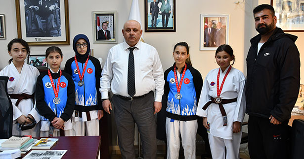Buldan’a madalyalar ile döndüler