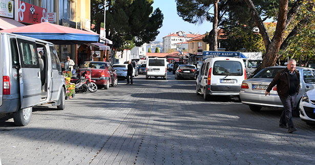 Buldan’da trafik ve park sorunu çözülüyor