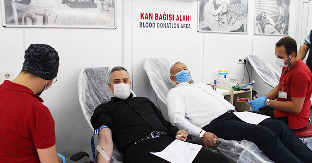 AK Parti Sarayköy İlçe Başkanlığı’ndan kan bağışına destek